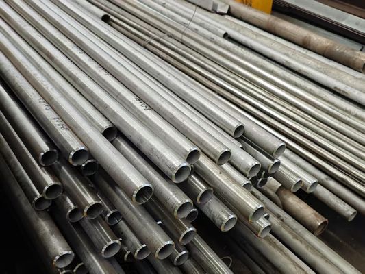 ASTM A192 Schwarz lackierte, hochdruckgeschminkte, nahtlose Kesselrohre für industrielle Verwendung