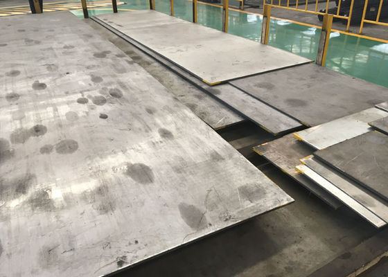 Kaltgewalzte warm gewalzte legierter Stahl-Blatt-Schwarz-Oberfläche Grinded maschinell bearbeitet für Schiff